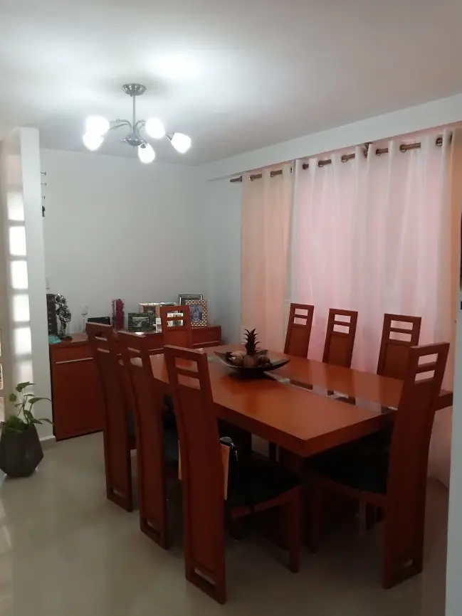 ¡Espectacular Casa en Urbanización Villa Esmeralda! - Imagen 19