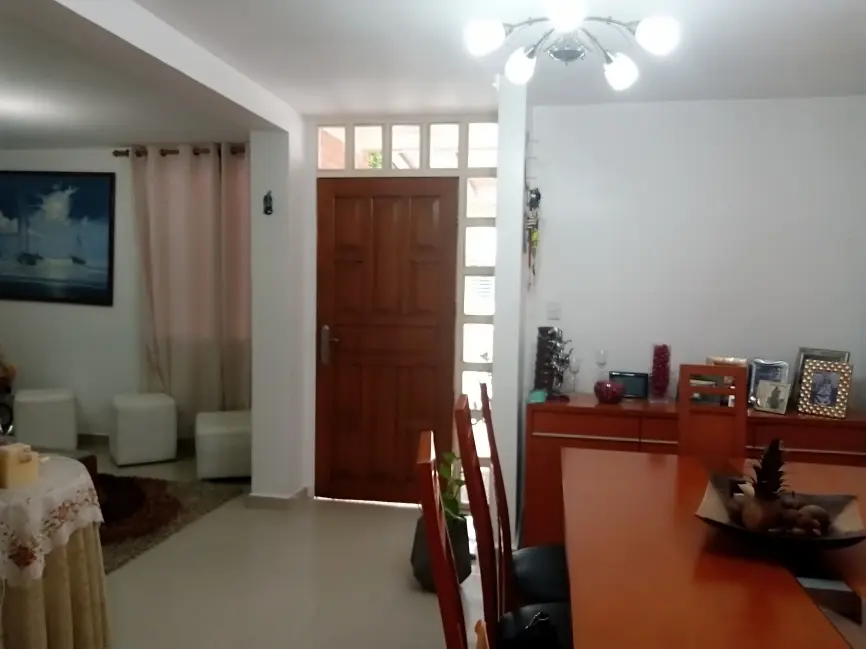 ¡Espectacular Casa en Urbanización Villa Esmeralda! - Imagen 20