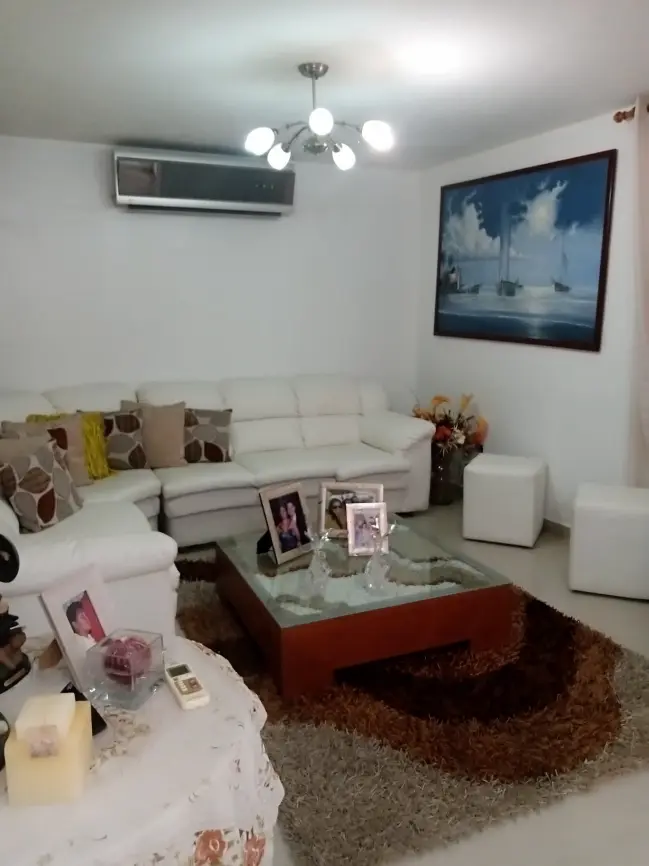 ¡Espectacular Casa en Urbanización Villa Esmeralda! - Imagen 22