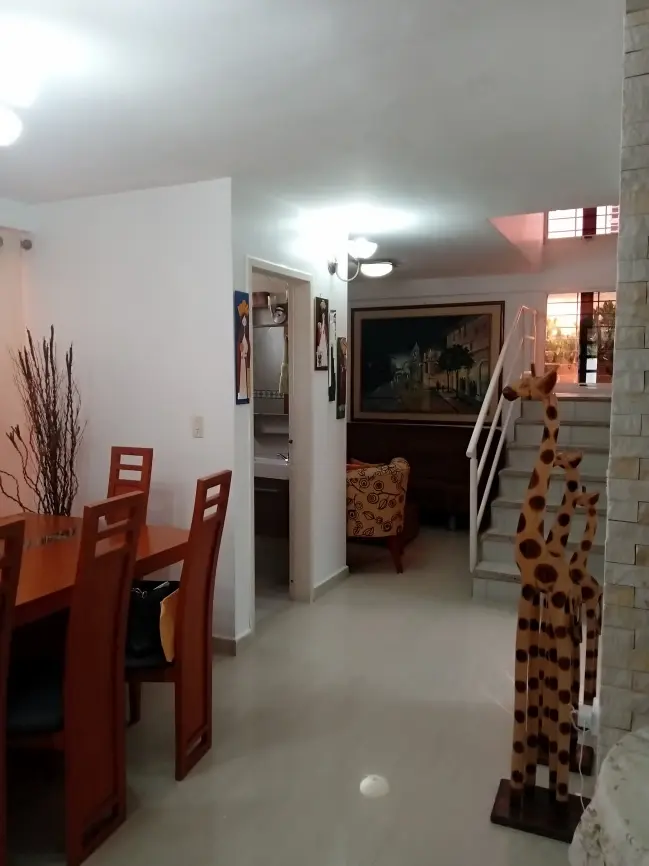 ¡Espectacular Casa en Urbanización Villa Esmeralda! - Imagen 24
