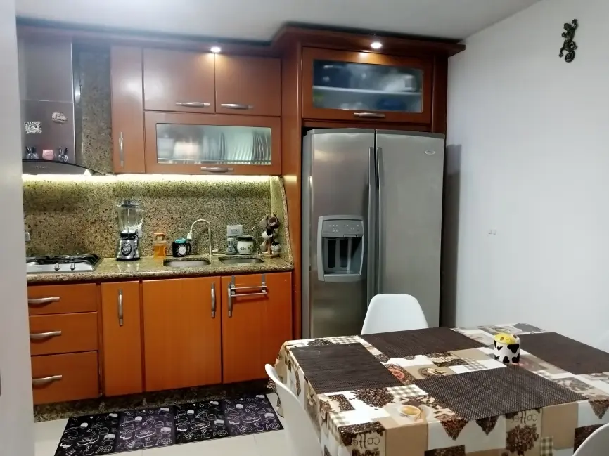 ¡Espectacular Casa en Urbanización Villa Esmeralda! - Imagen 8