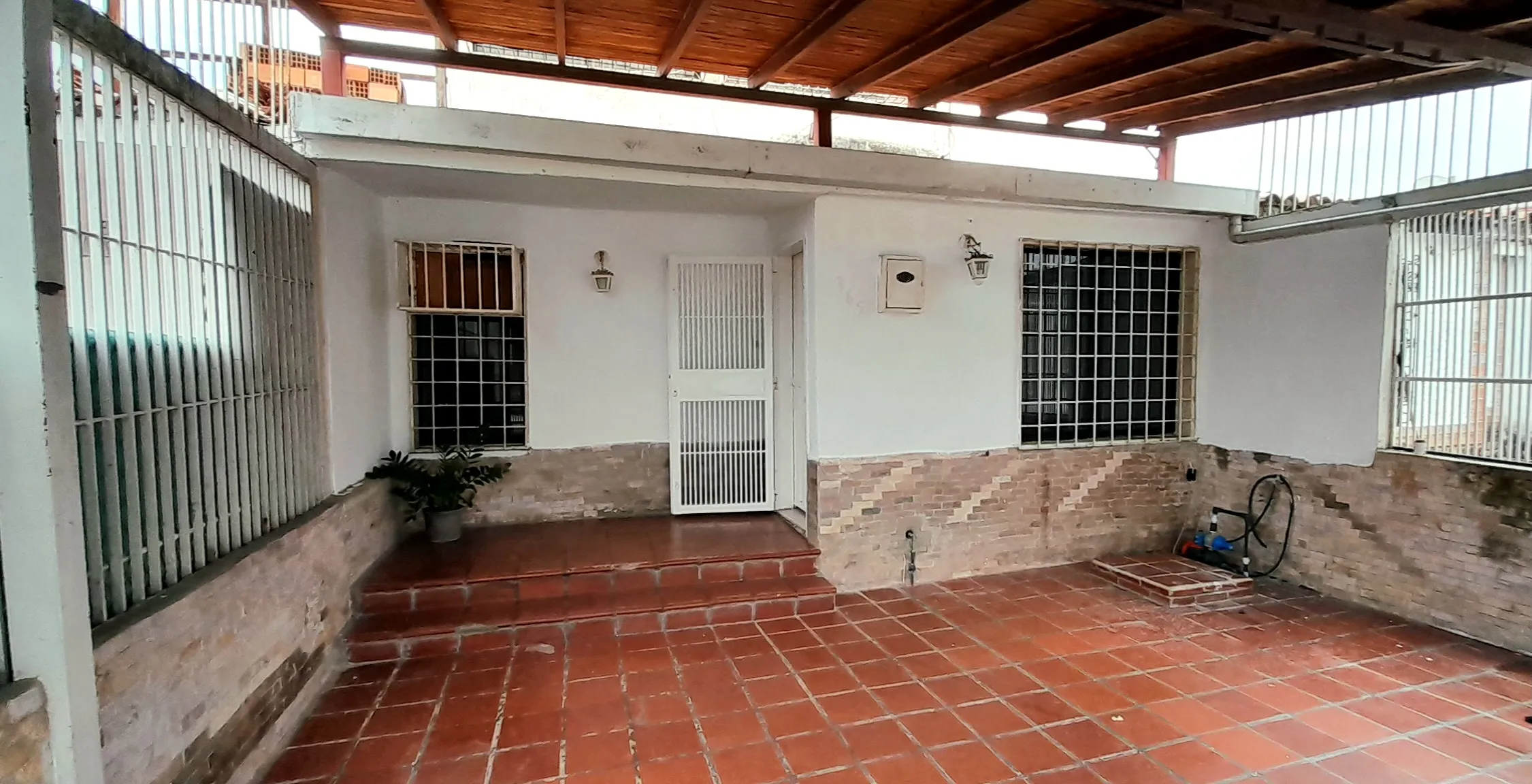 Espaciosa Casa de 2 Plantas en El Amanecer, Cabudare - ¡Tu Nuevo Hogar te Espera! - Imagen 9