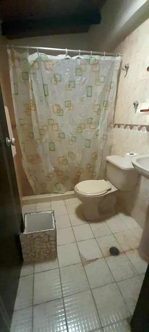 ¡Tu Nuevo Comienzo te Espera en Villa Campestre, Cabudare! Casa de 2 Plantas a Pasos de San Benito - Imagen 9