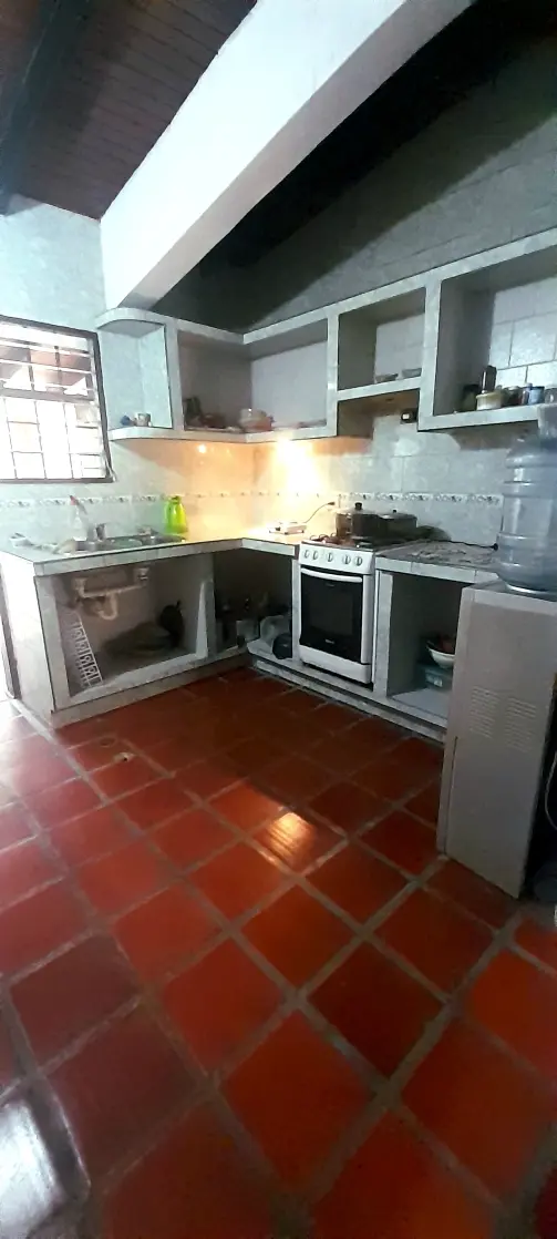 ¡Tu Nuevo Comienzo te Espera en Villa Campestre, Cabudare! Casa de 2 Plantas a Pasos de San Benito - Imagen 2