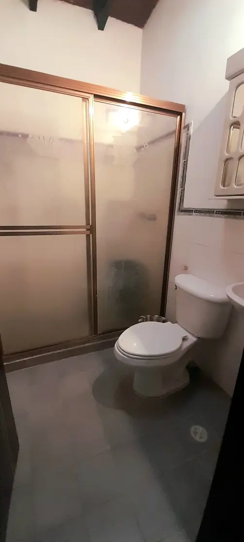 ¡Tu Nuevo Comienzo te Espera en Villa Campestre, Cabudare! Casa de 2 Plantas a Pasos de San Benito - Imagen 4