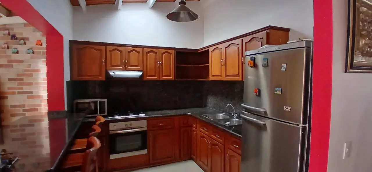 ¡Moderna Casa de 1 Nivel en Urb. Roca del Valle 2, La Ribereña! - Imagen 5