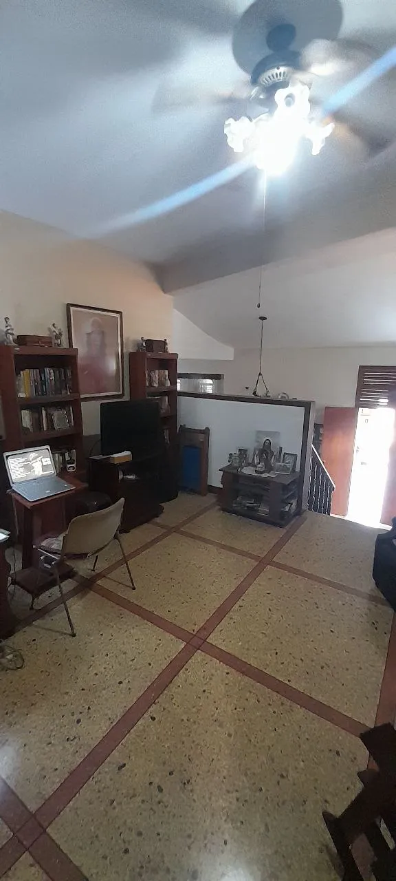 🏡 Casa Quinta Espaciosa con Gran Jardín en Colinas de Santa Rosa Sur - Imagen 17