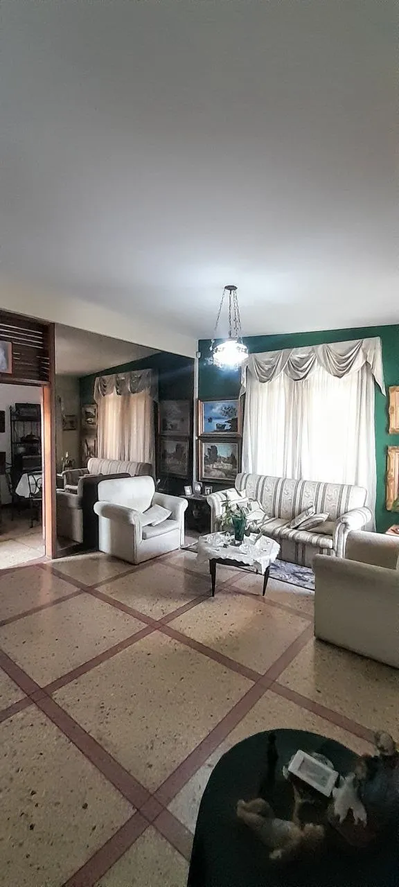 🏡 Casa Quinta Espaciosa con Gran Jardín en Colinas de Santa Rosa Sur - Imagen 7